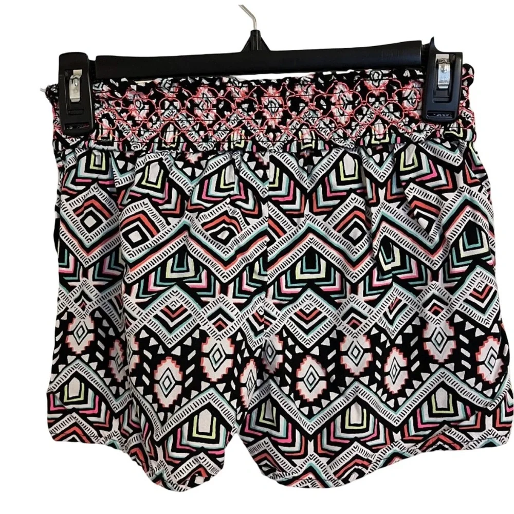 NWOT Justice Aztec patterned short size 12